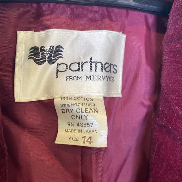 Vintage Partners By Mervyn’s Burgundy Velour Blazer Botton Closure Sz 12 Cotton - Picture 3 of 11